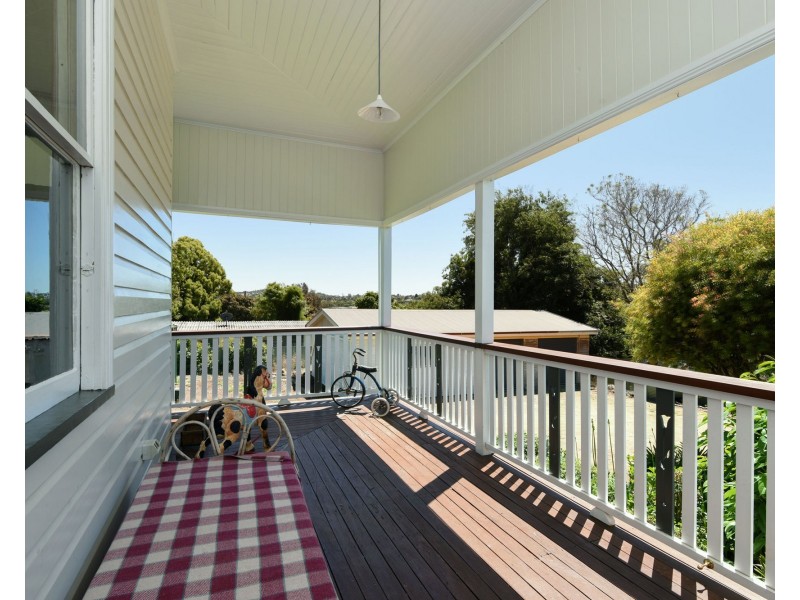 19 Tighe Street, Newtown QLD 4350