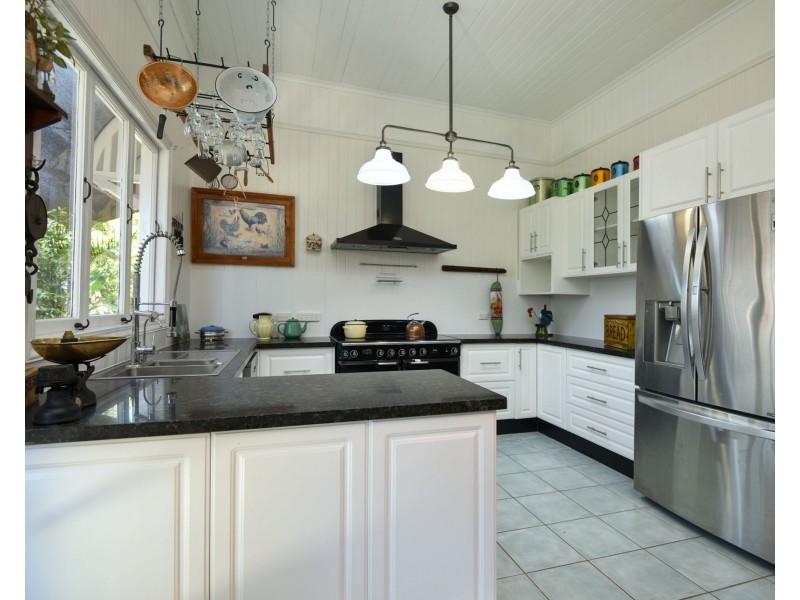 19 Tighe Street, Newtown QLD 4350