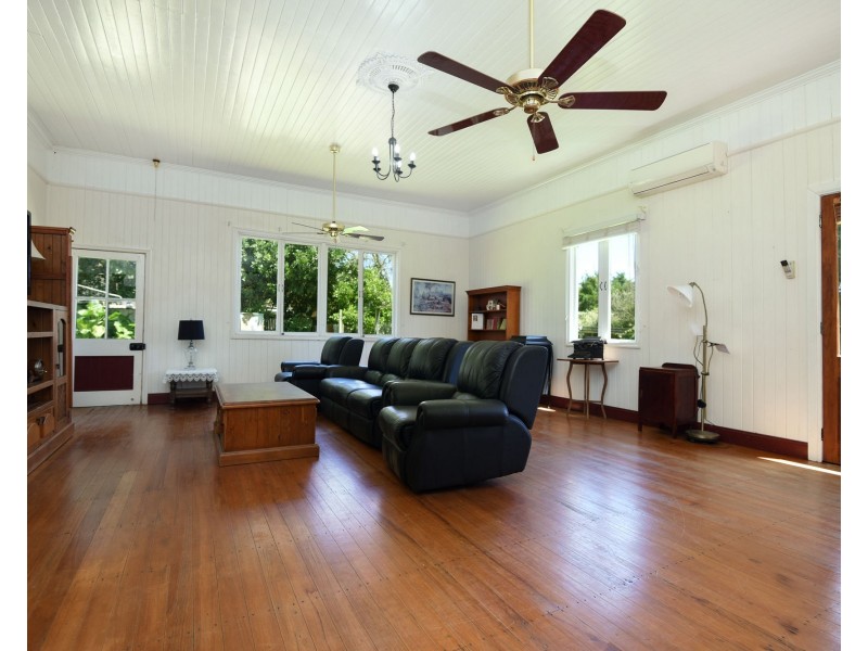 19 Tighe Street, Newtown QLD 4350