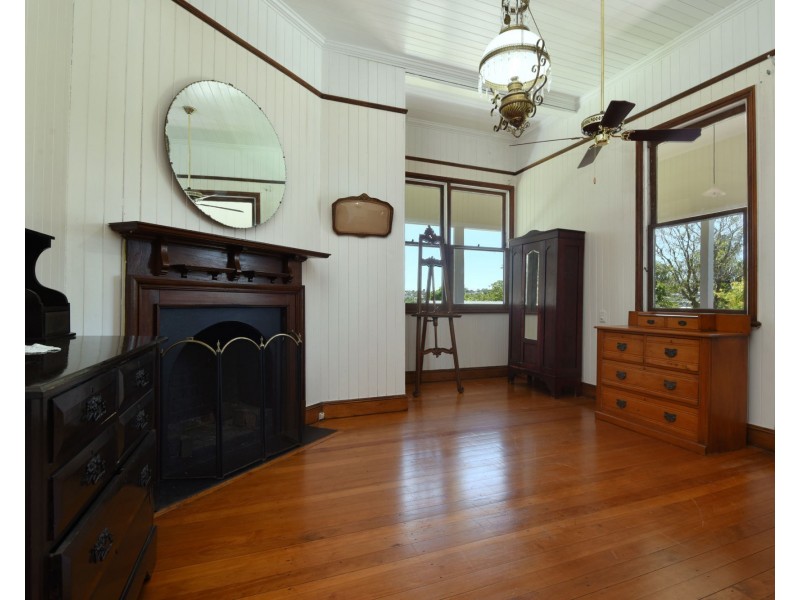 19 Tighe Street, Newtown QLD 4350