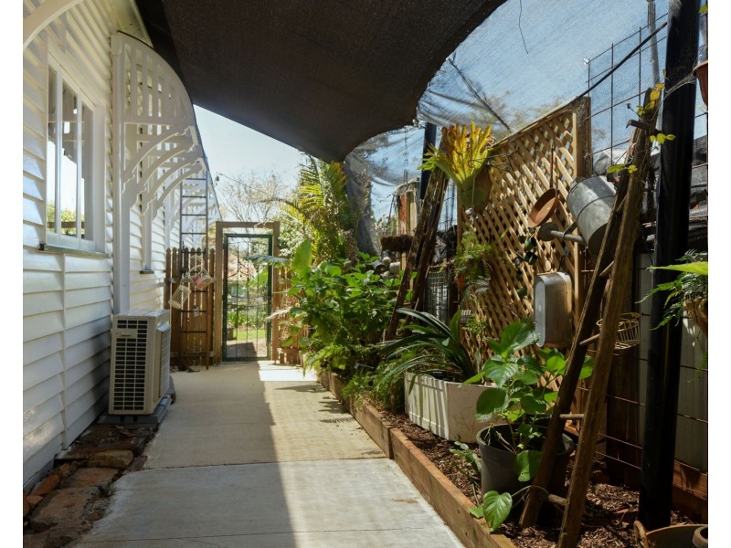 19 Tighe Street, Newtown QLD 4350