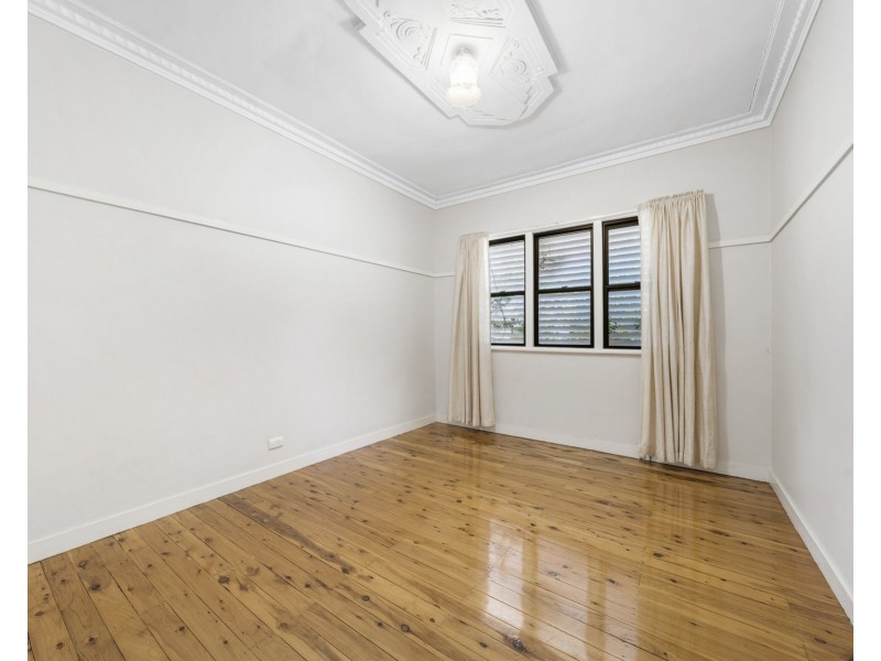 11 Park Street, Wilsonton QLD 4350