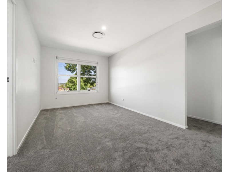 2/362 Hume Street, Centenary Heights QLD 4350
