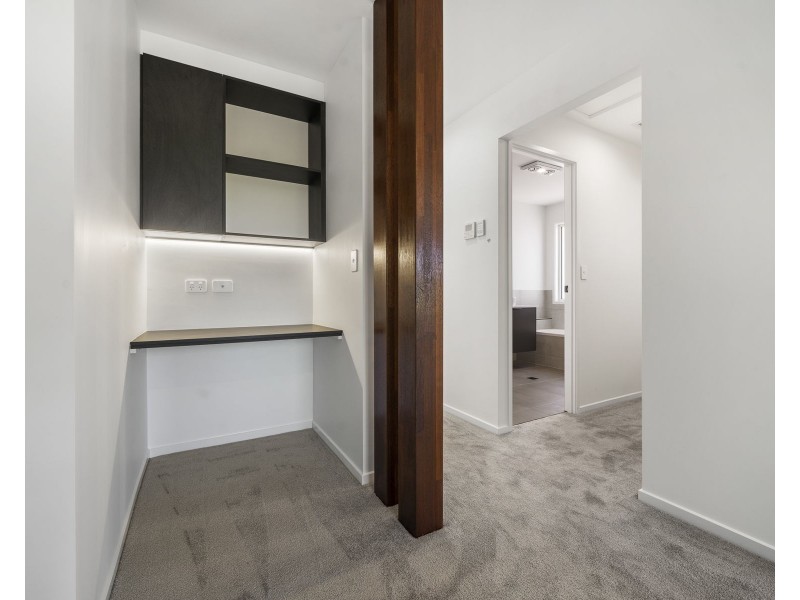 2/362 Hume Street, Centenary Heights QLD 4350