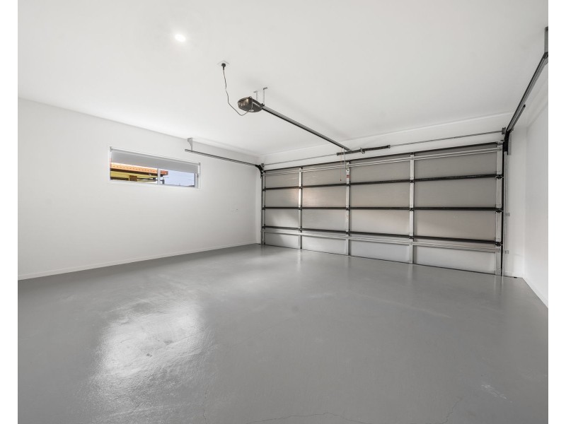 2/362 Hume Street, Centenary Heights QLD 4350