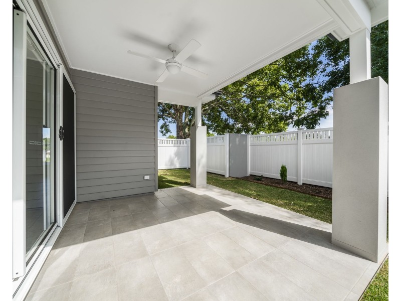2/362 Hume Street, Centenary Heights QLD 4350
