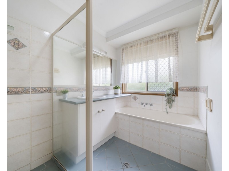 56 Bouganvillea Drive, Middle Ridge QLD 4350