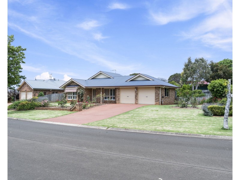 56 Bouganvillea Drive, Middle Ridge QLD 4350