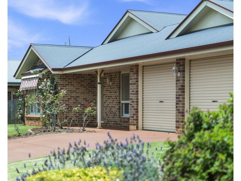 56 Bouganvillea Drive, Middle Ridge QLD 4350