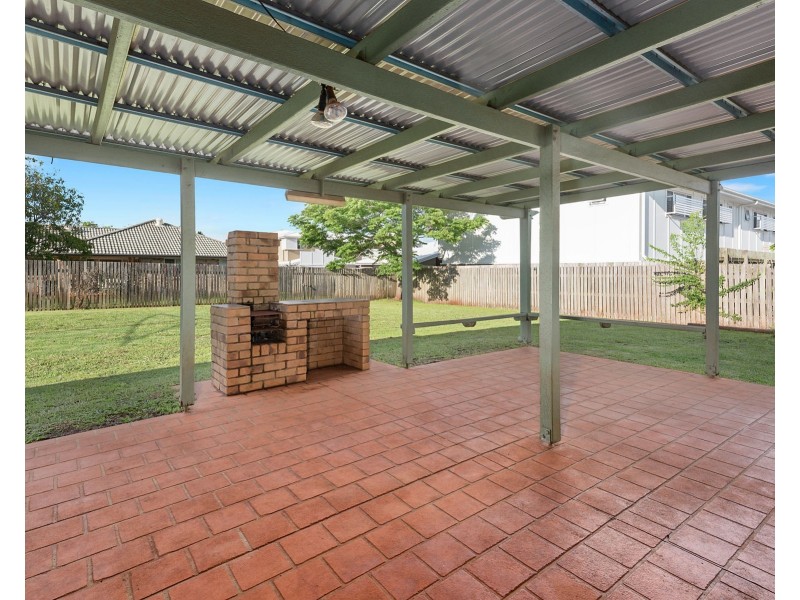 235 Nelson Street, Kearneys Spring QLD 4350