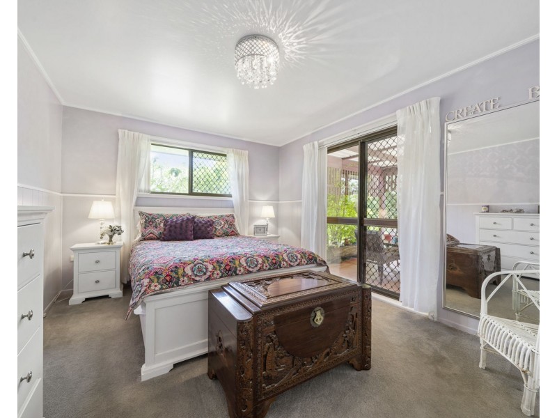 34 Barrymount Crescent, Mount Lofty QLD 4350