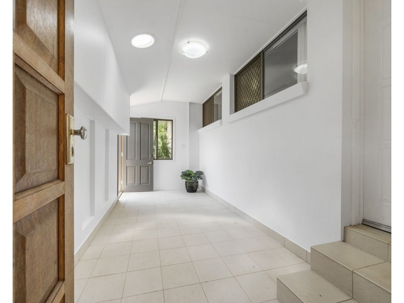 34 Barrymount Crescent, Mount Lofty QLD 4350
