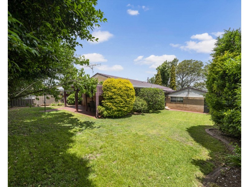 34 Barrymount Crescent, Mount Lofty QLD 4350