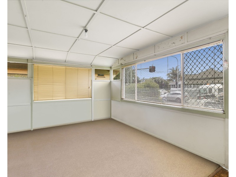 147 West Street, Newtown QLD 4350