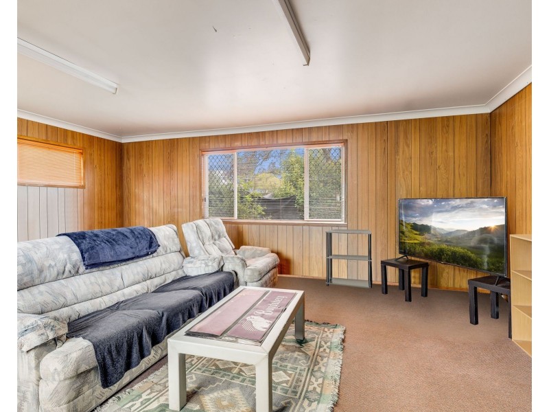 147 West Street, Newtown QLD 4350