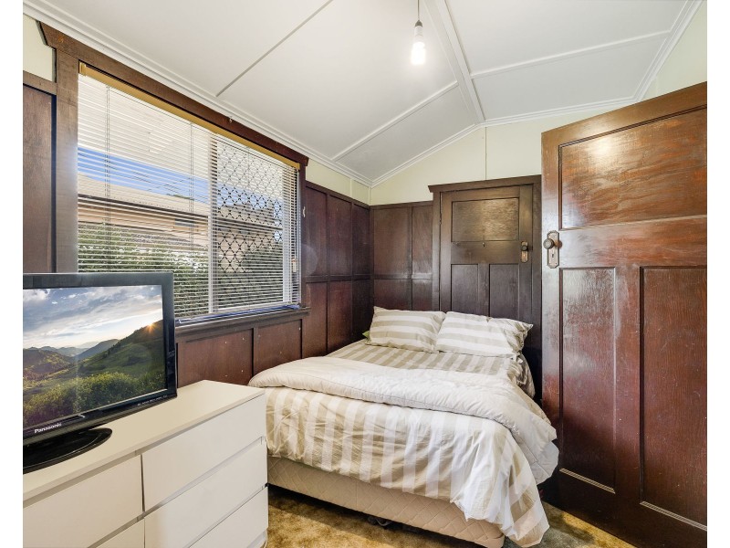 147 West Street, Newtown QLD 4350