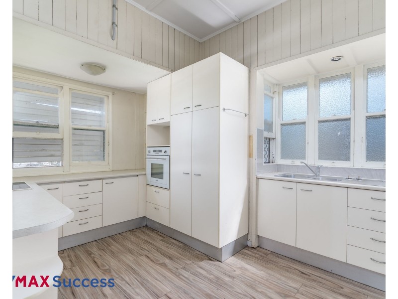 111 Ruthven Street, Harlaxton QLD 4350