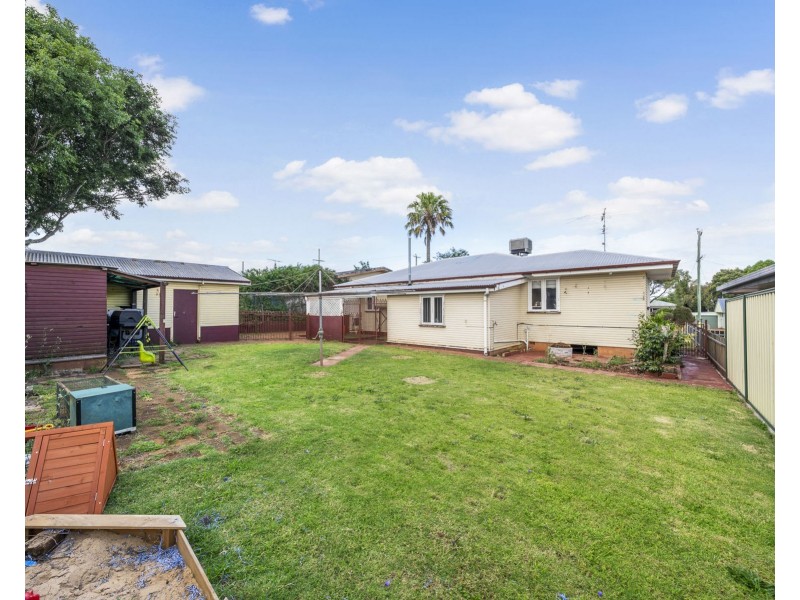 285 Tor Street, Wilsonton QLD 4350