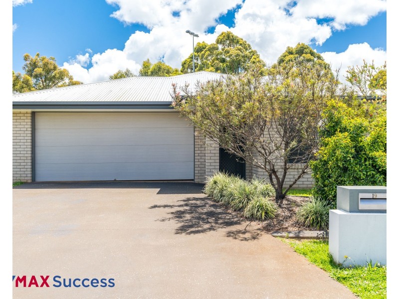 19 Entabeni Drive, Kearneys Spring QLD 4350