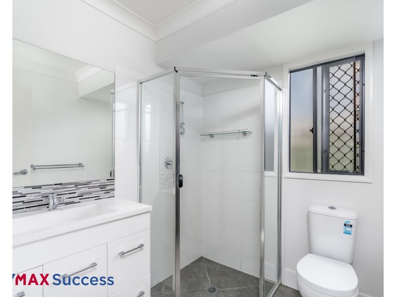 19 Entabeni Drive, Kearneys Spring QLD 4350