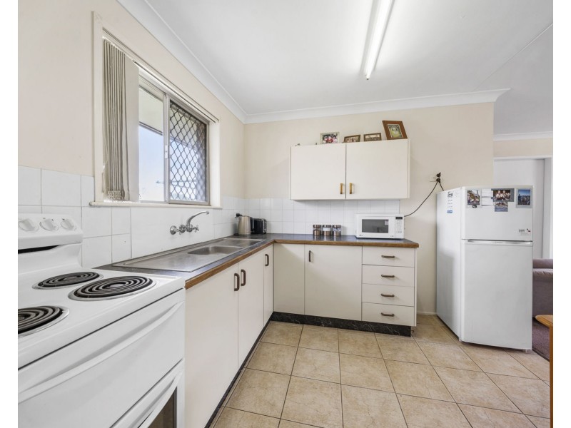 1, 2, 3/24 Warwick Street, Harristown QLD 4350