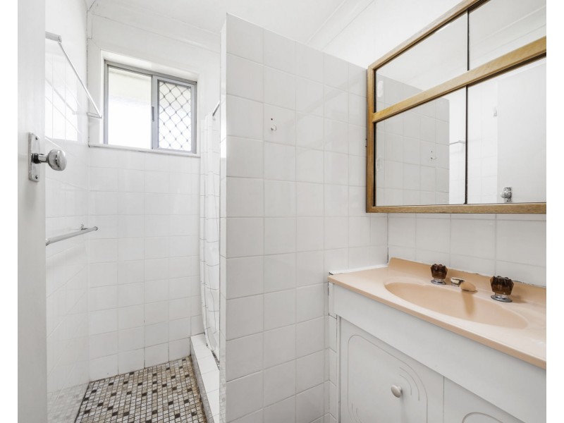 1, 2, 3/24 Warwick Street, Harristown QLD 4350