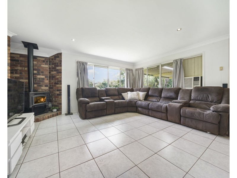 1 Sundowner Court, Highfields QLD 4352