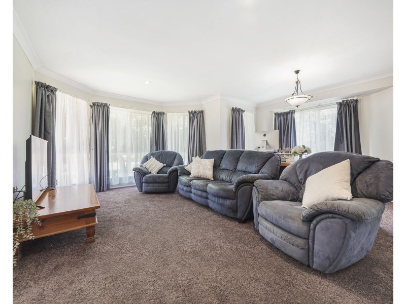 1 Sundowner Court, Highfields QLD 4352