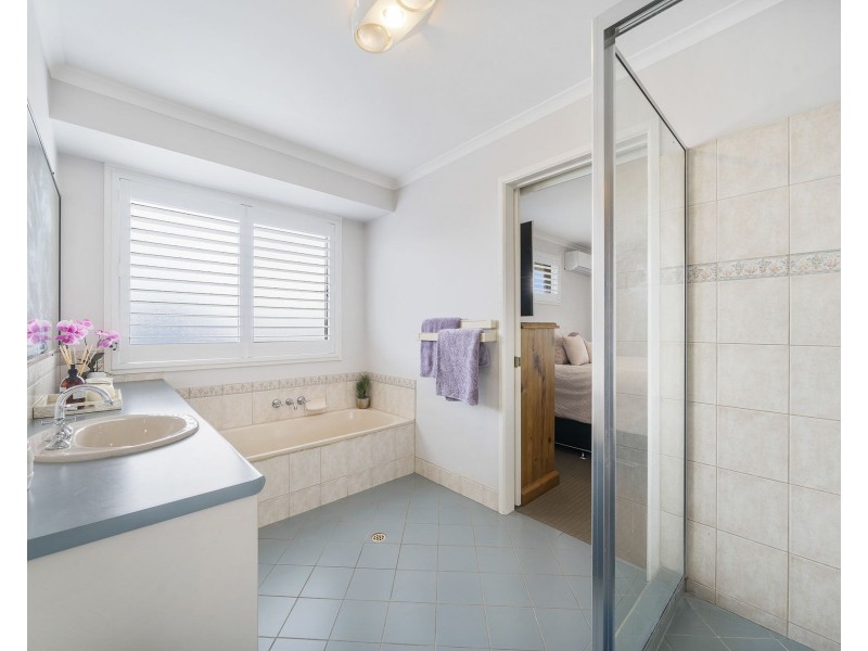 360 McDougall Street, Glenvale QLD 4350