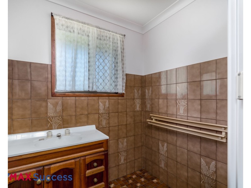 7 Mahogany Street, Newtown QLD 4350