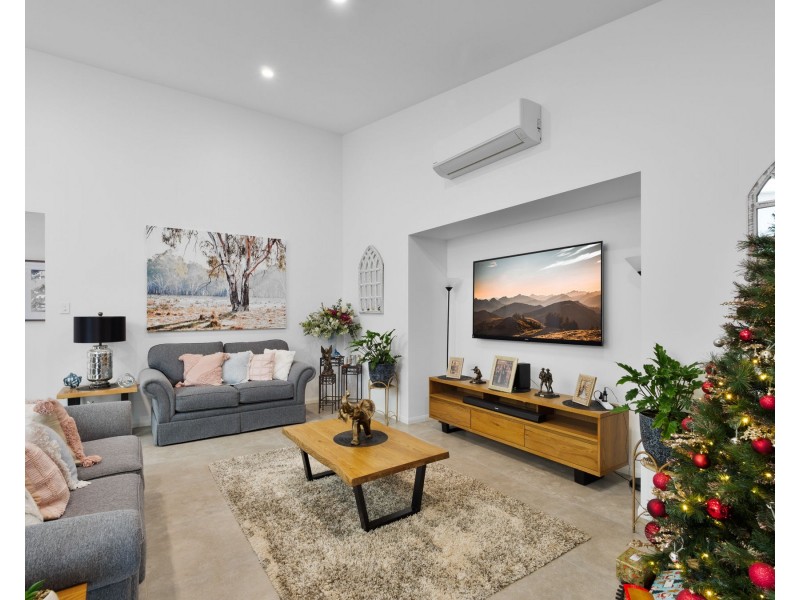 56 O’Neill Circuit, Kearneys Spring QLD 4350