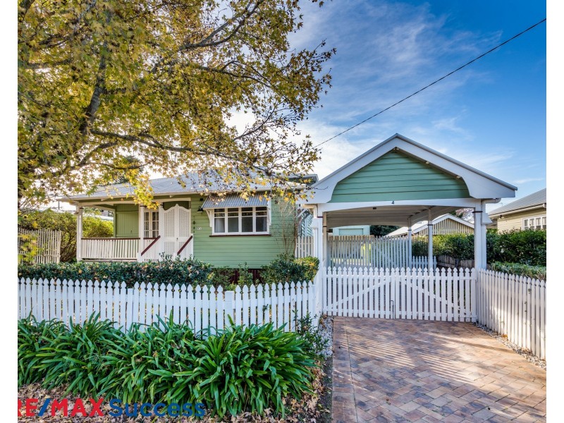 4 Lydwin Crescent, East Toowoomba QLD 4350
