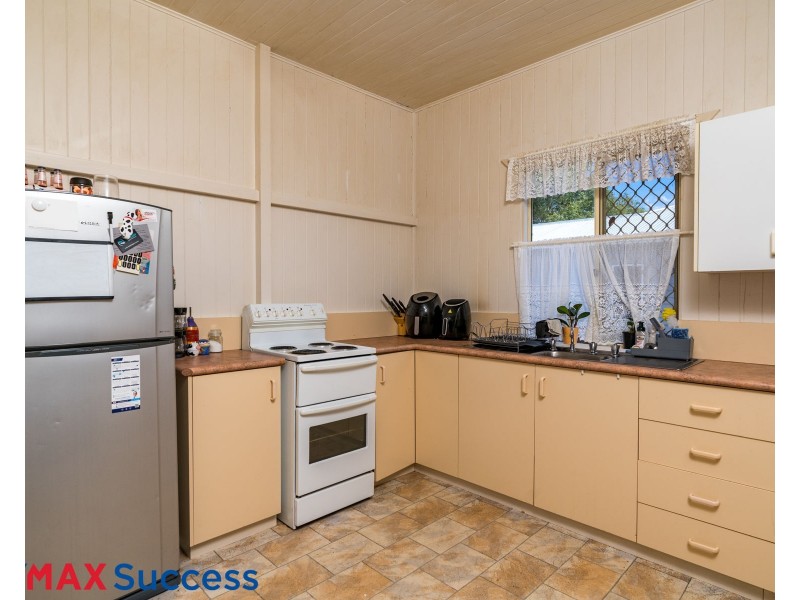 273A Geddes St, Centenary Heights QLD 4350