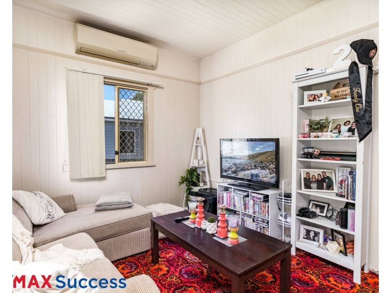 273A Geddes St, Centenary Heights QLD 4350