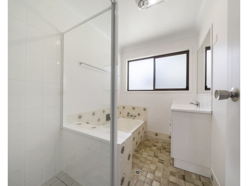 3 Agnes Street, Centenary Heights QLD 4350