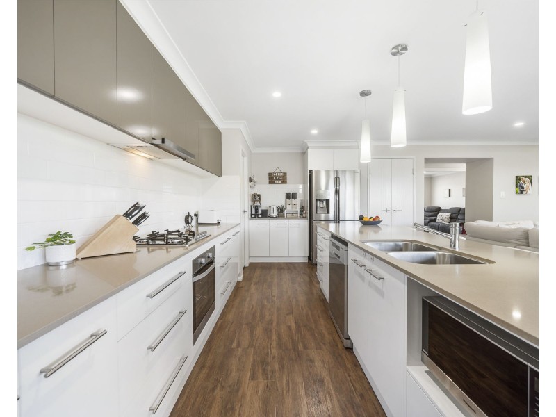 30 Sunshine Way, Kingsthorpe QLD 4400