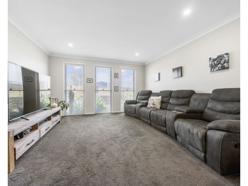 30 Sunshine Way, Kingsthorpe QLD 4400