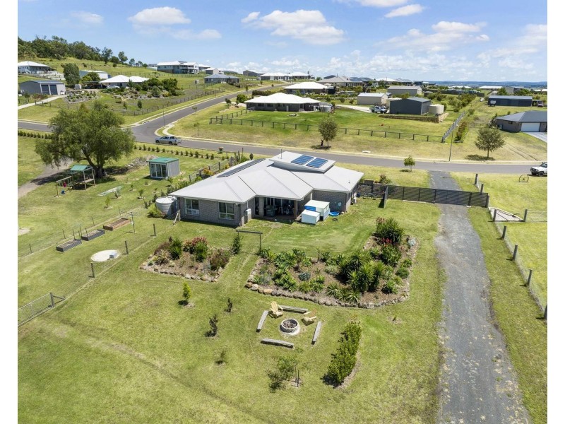30 Sunshine Way, Kingsthorpe QLD 4400