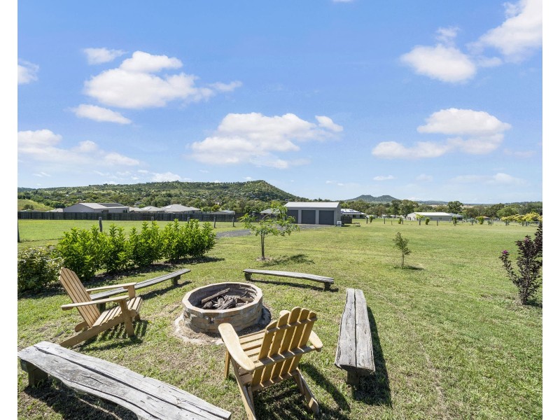 30 Sunshine Way, Kingsthorpe QLD 4400