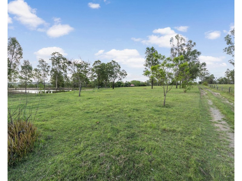 26 Karina Street, Placid Hills QLD 4343