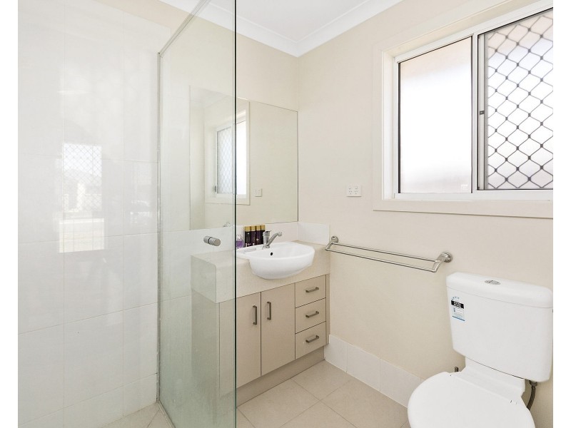 12 Farrer Street, Cranley QLD 4350