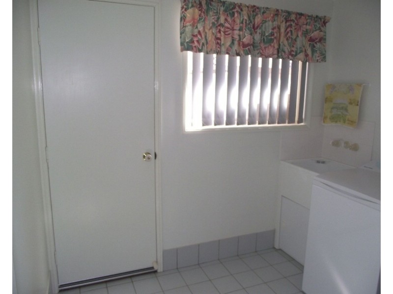 2/13 Mirle Street, Newtown QLD 4350