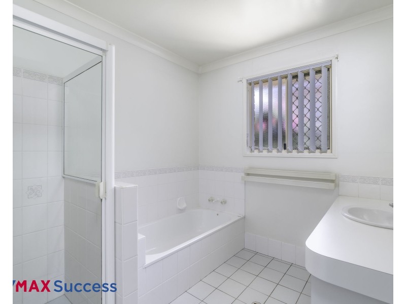 2/13 Mirle Street, Newtown QLD 4350