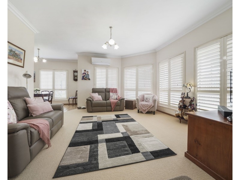 2 Hennenlotter Court, Kearneys Spring QLD 4350