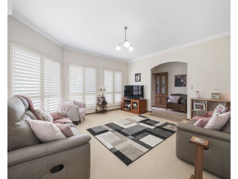 2 Hennenlotter Court, Kearneys Spring QLD 4350