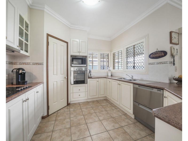 2 Hennenlotter Court, Kearneys Spring QLD 4350