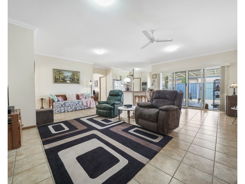 2 Hennenlotter Court, Kearneys Spring QLD 4350