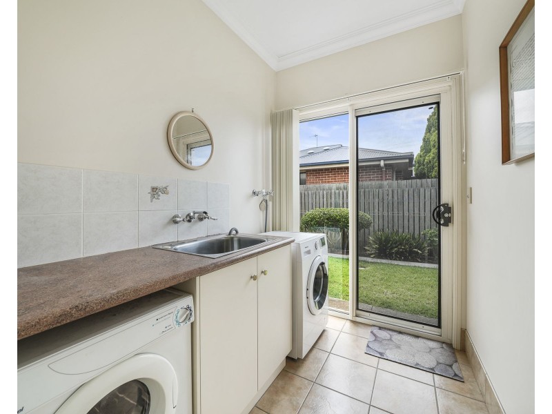 2 Hennenlotter Court, Kearneys Spring QLD 4350