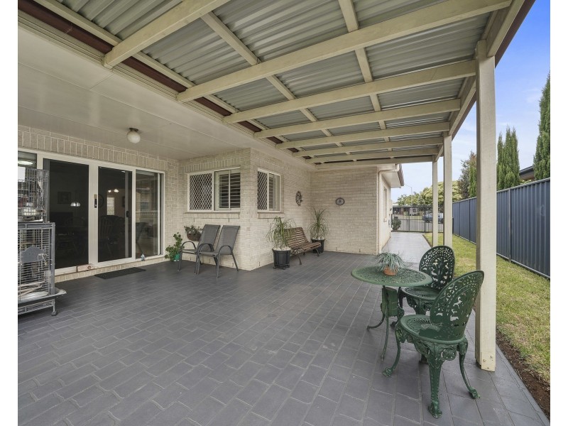 2 Hennenlotter Court, Kearneys Spring QLD 4350