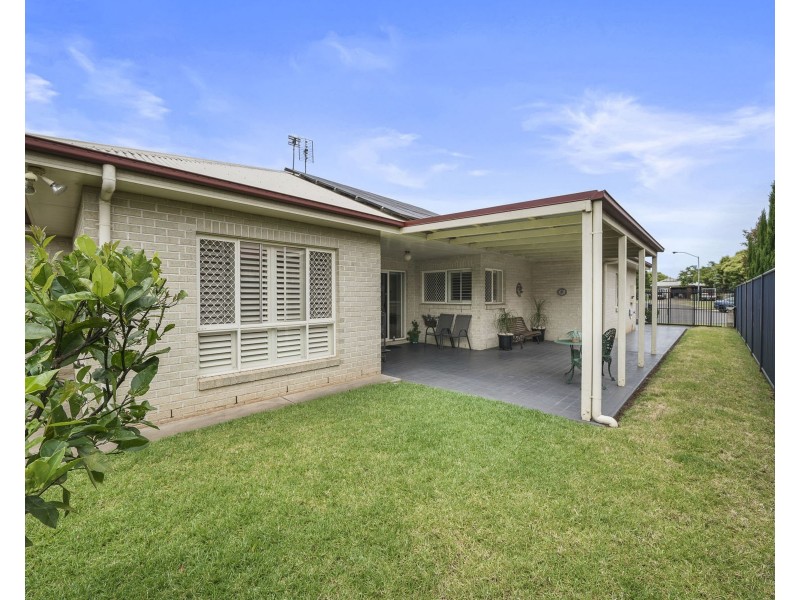 2 Hennenlotter Court, Kearneys Spring QLD 4350